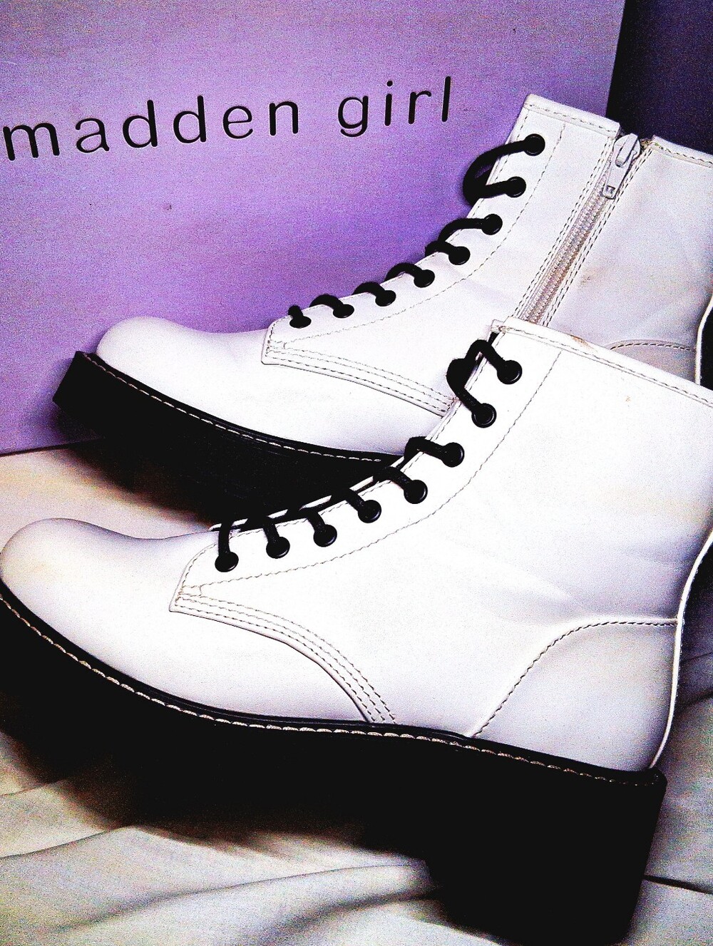 Madden Girl Carra White Combat Boots Black Lug Soles Lace-Up Side Zippers Size 8